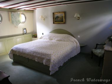 RenaissanceBed2