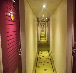 Arosa_Silva_Hallway